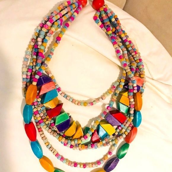 Handmade bleached wood bead‎ necklace - Picture 6 of 7